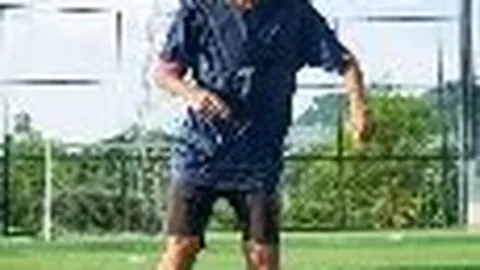 萨卡与爱侣同游海岛共度悠闲日